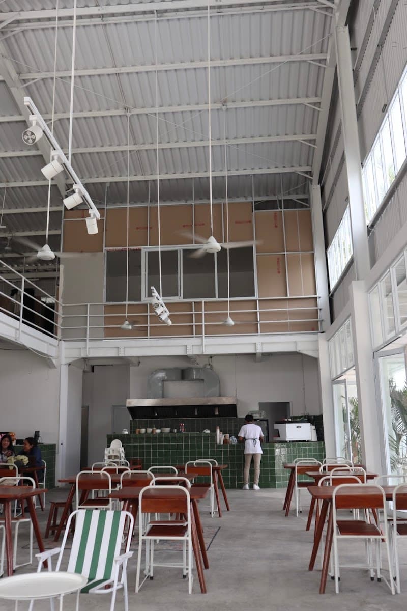 Gallery image of Lestari Thrift Shop 2