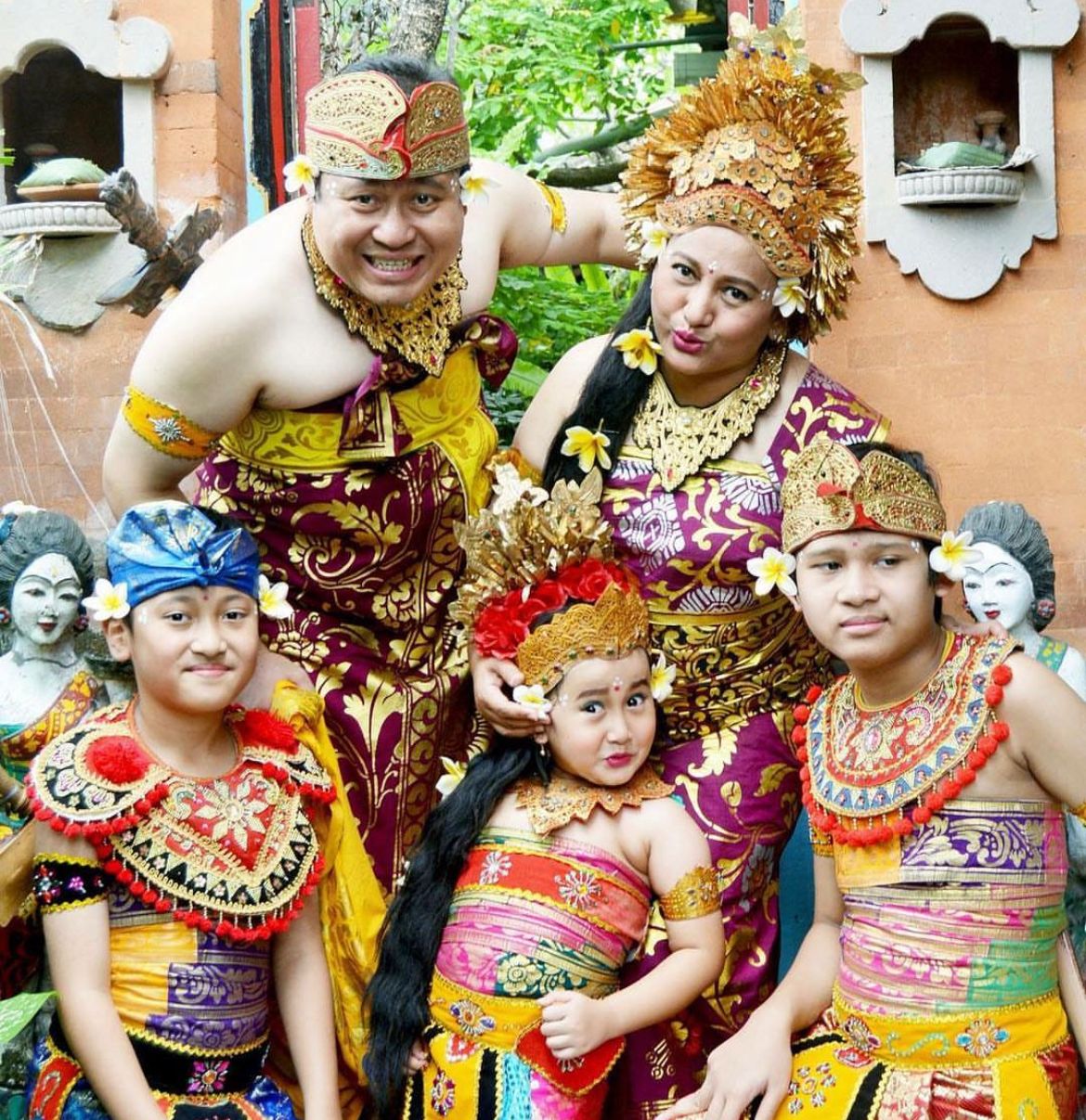 Bali Traditional Costume and Photography Experience
