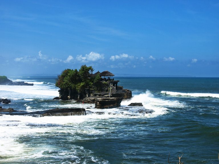 Tanah Lot Temple photo 2