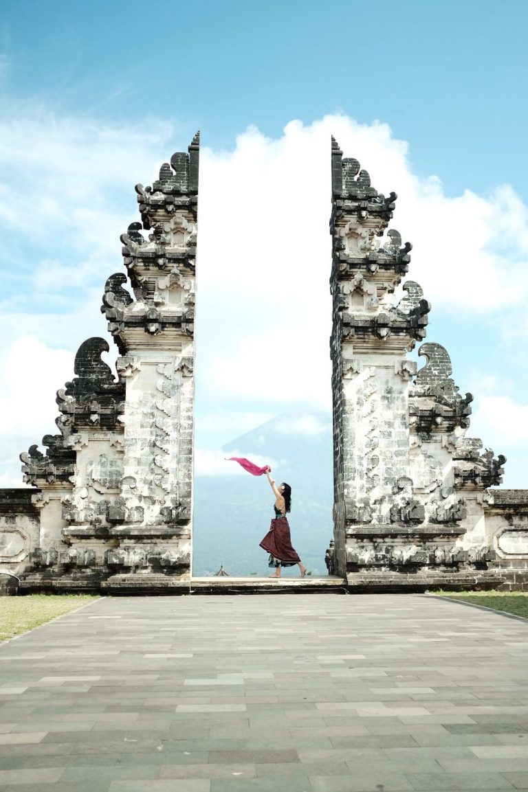 Bali Day Tour with Photographer by Camera & Drone